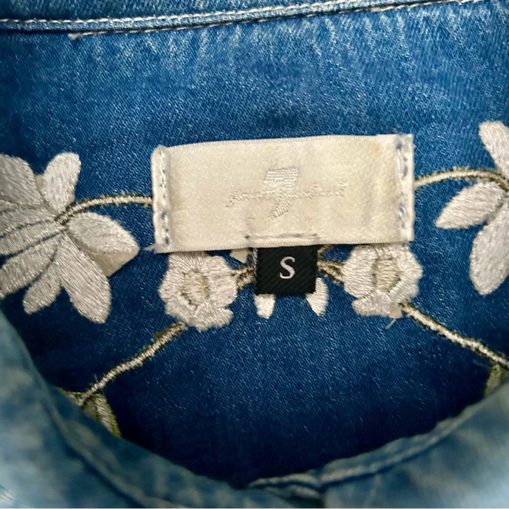Seven 4 All Mankind Floral Embroidered Distressed Button Down Denim Top - Picture 11 of 16